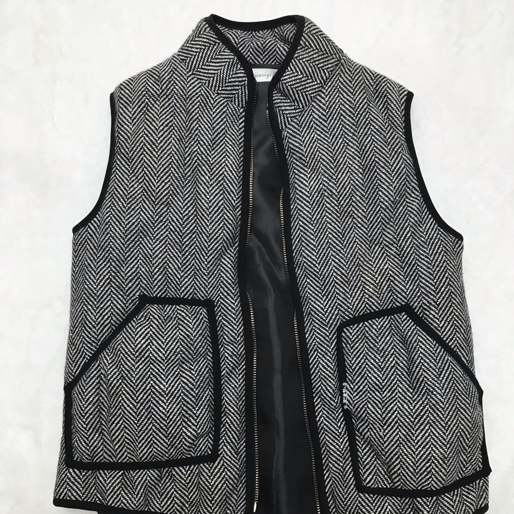Zip up vest